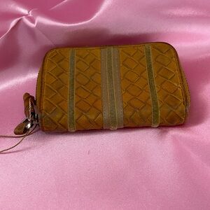 BOTTEGA VENETTA VINTAGE compact yellow leather zip around card holder.
